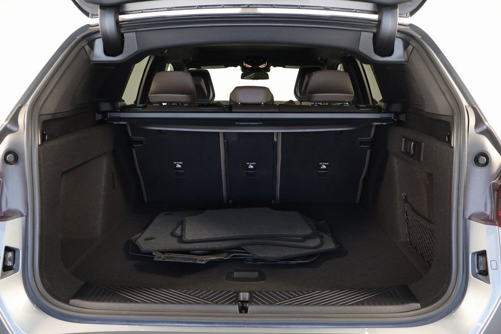 Used 2025 Skyscraper Grey Metallic BMW 30 xDrive image 14