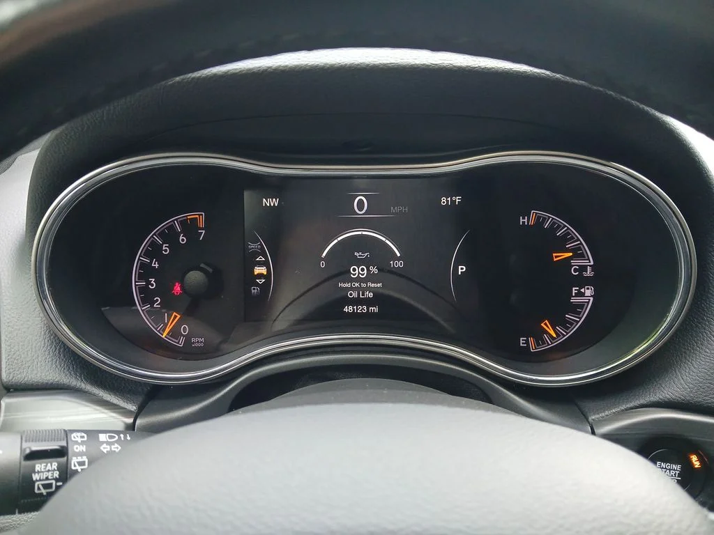 Used 2020 White Jeep Altitude image 32