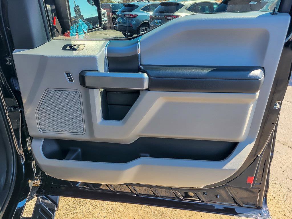Used 2018 Shadow Black Ford XLT image 28