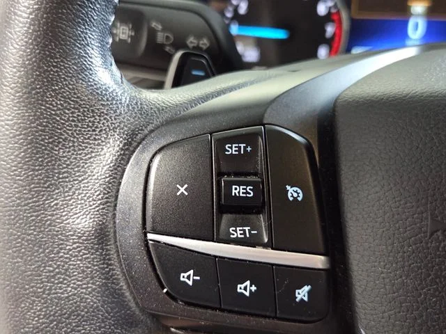 Used 2020 Silver Ford XLT image 27