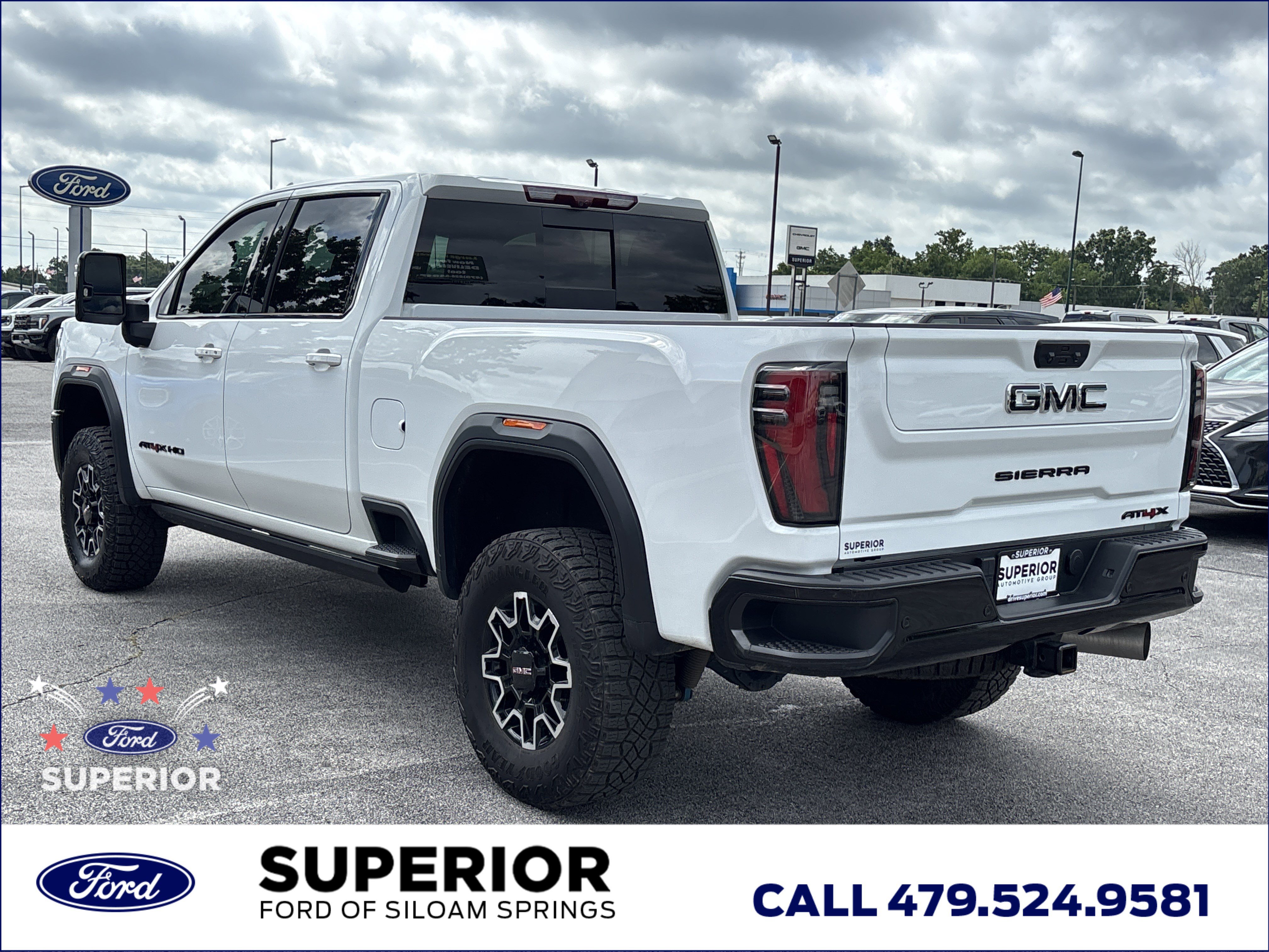 Used 2024 Summit White GMC AT4X Crew Cab 4WD image 10