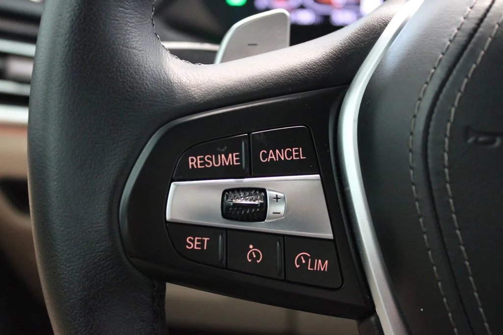Used 2022 White BMW xDrive40i image 20