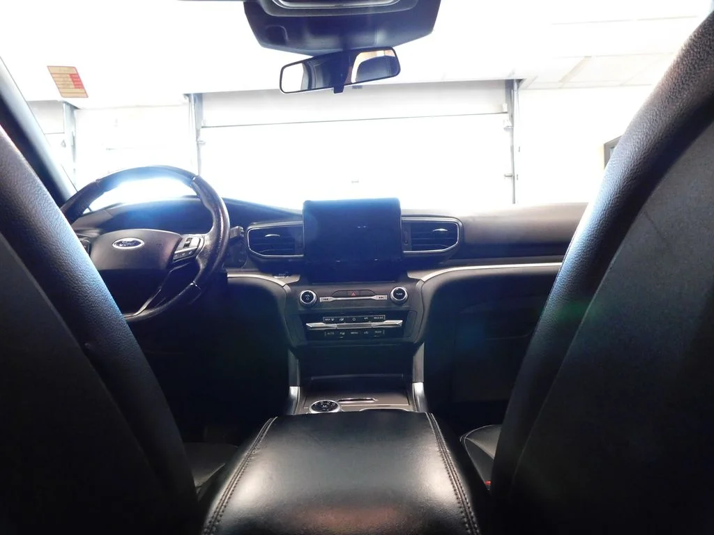 Used 2020 Agate Black Metallic Ford XLT image 33