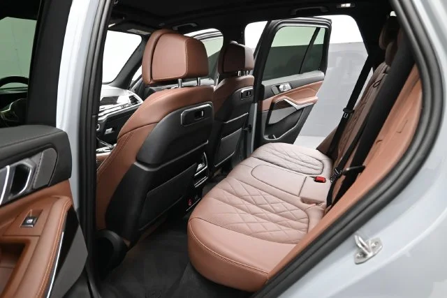 Used 2024 Gray BMW xDrive50e image 19