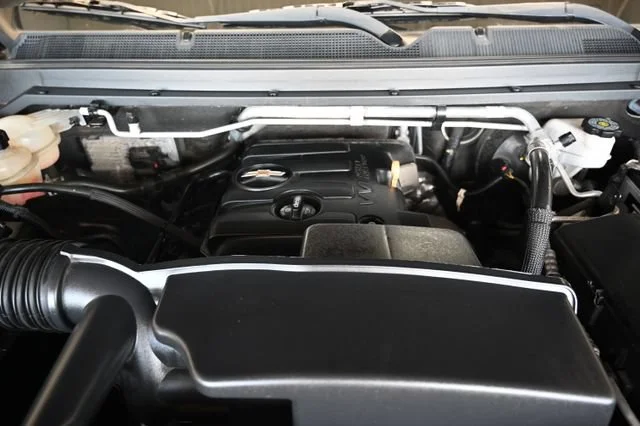 Used 2019 SHADOW GRAY METALLIC Chevrolet 2WD LT image 30