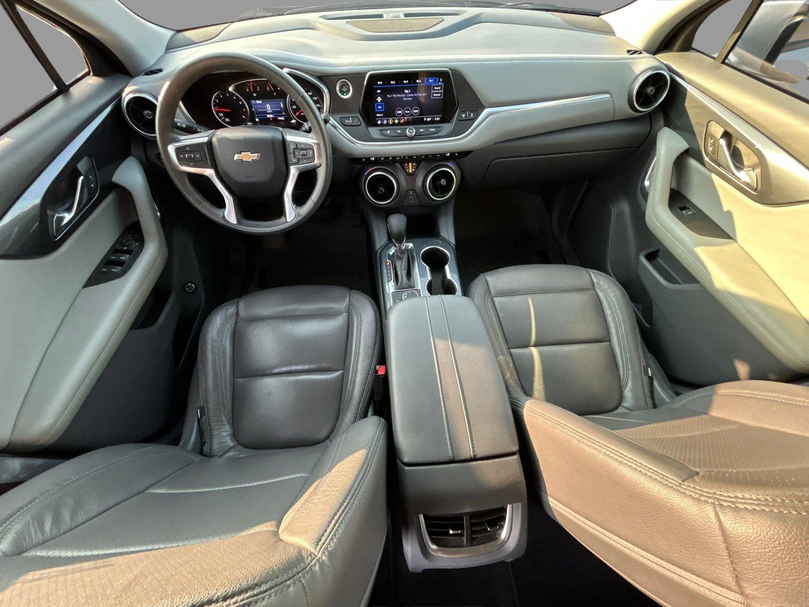 Used 2021 SILVER ICE METALLIC Chevrolet LT image 33