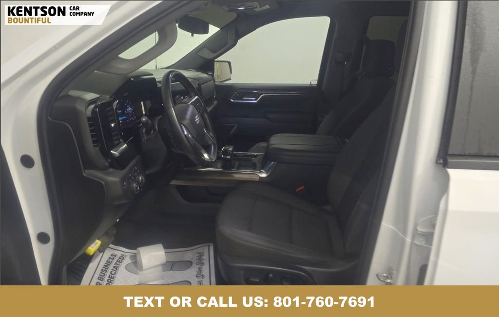 2024 Chevrolet Silverado 1500 RST photo 4