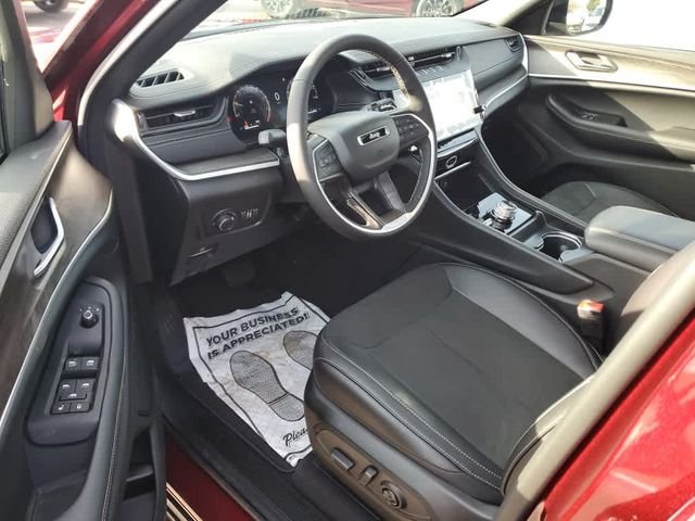 New 2026 Velvet Red Pearl-Coat Exterior Paint Jeep Altitude image 12