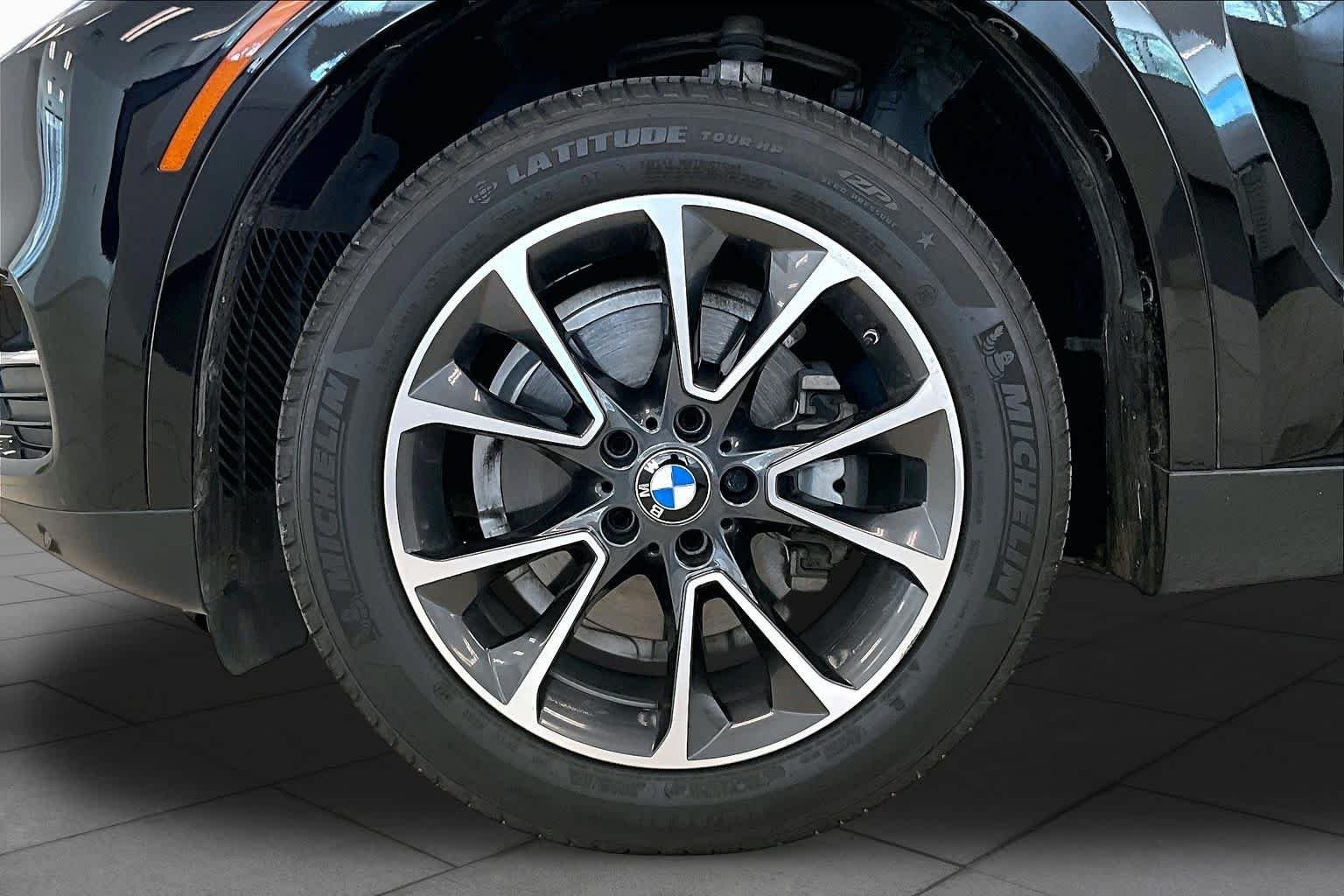Used 2017 Jet Black BMW sDrive35i image 9