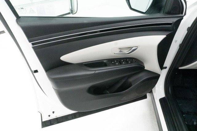 Used 2024 White Pearl Hyundai Blue image 17