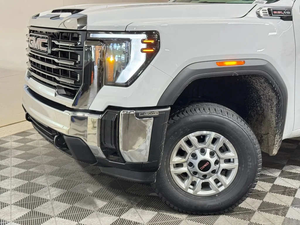 New 2026 Summit White GMC Pro image 3
