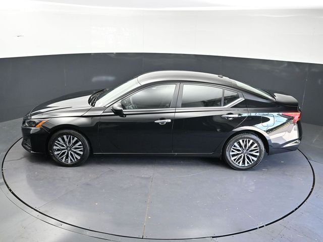 2025 Nissan Altima SV - Photo 31