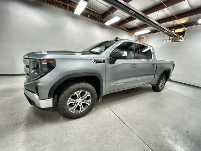 New 2026 Sterling Metallic GMC SLE image 5