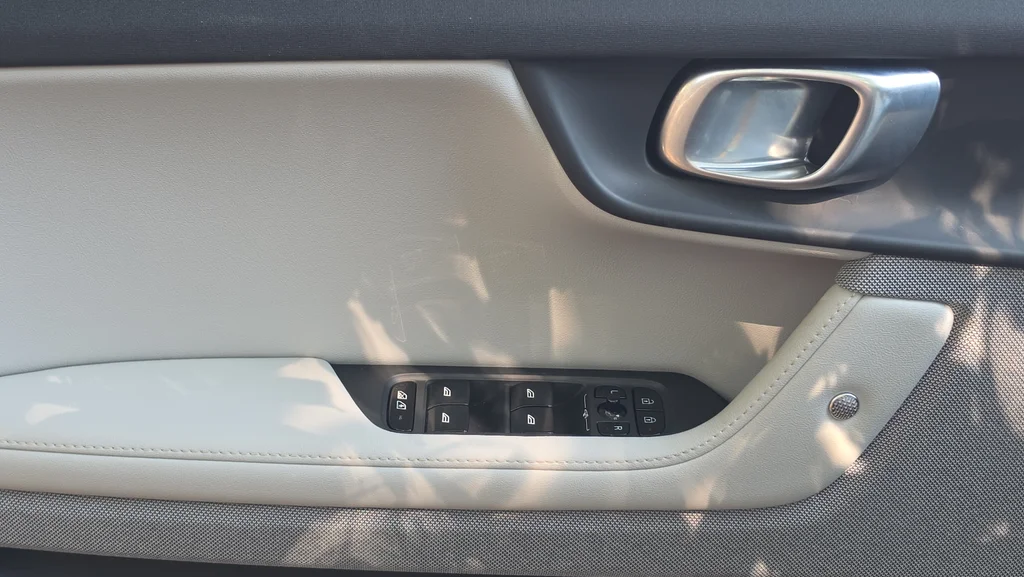 Used 2023  Polestar Long Range Dual Motor Performance Plus image 29