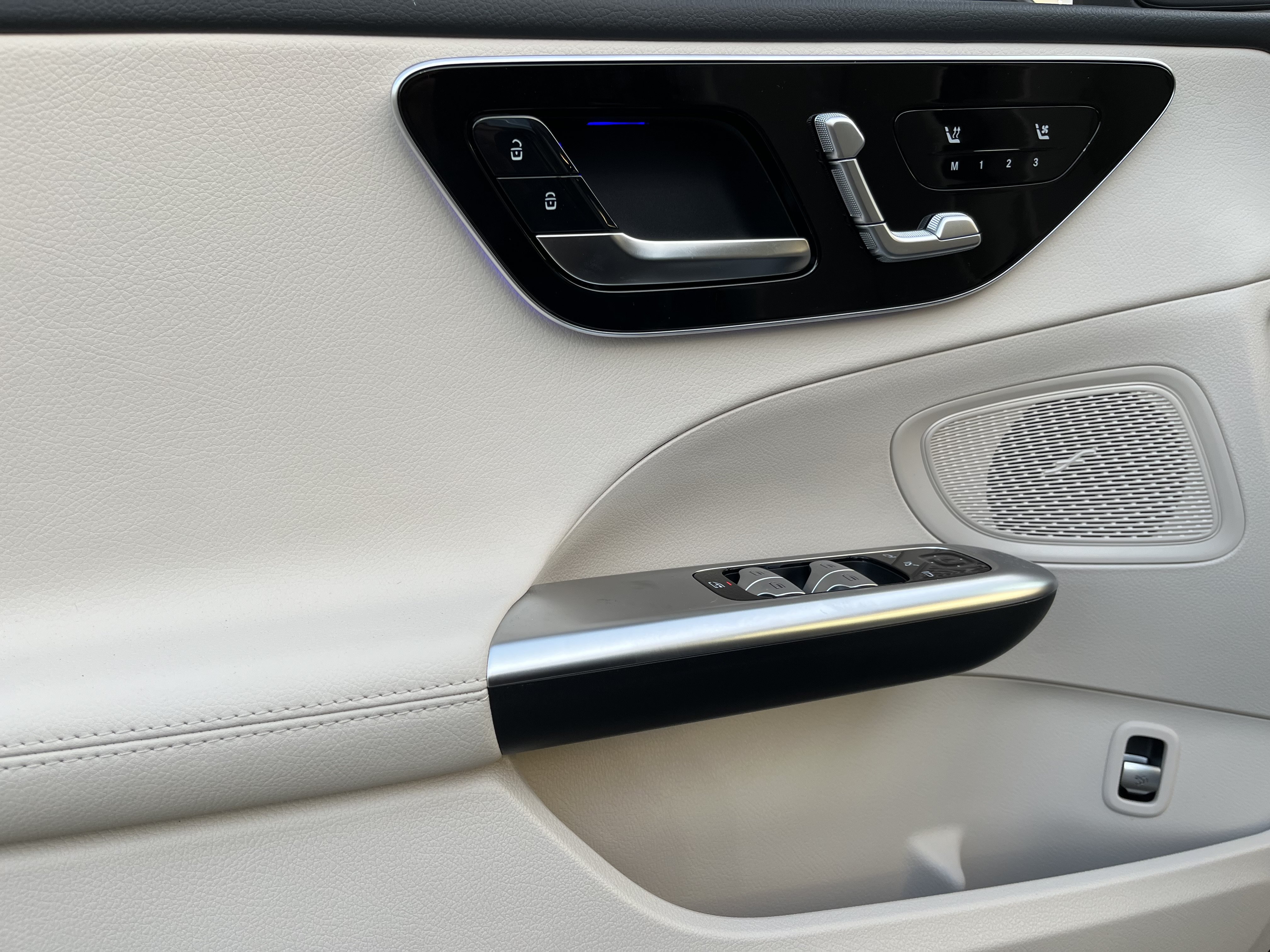 New 2026 GRAPHTIE GREY Mercedes-Benz C 300 image 13