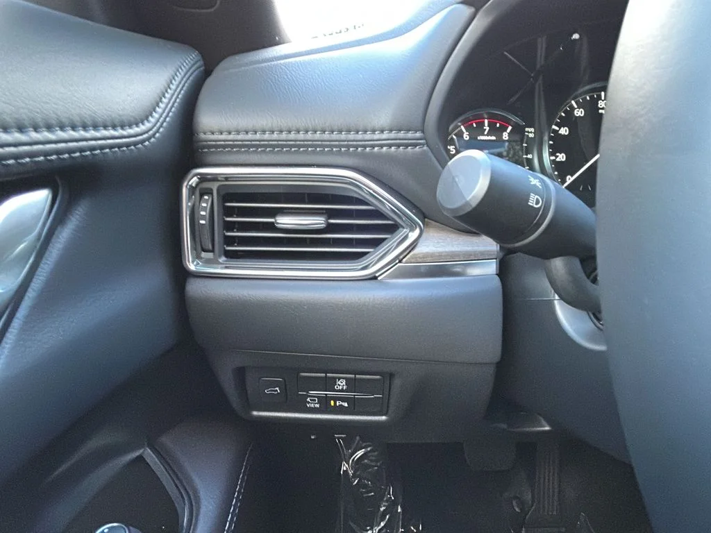 Used 2025 White Mazda 2.5 Turbo Signature image 18