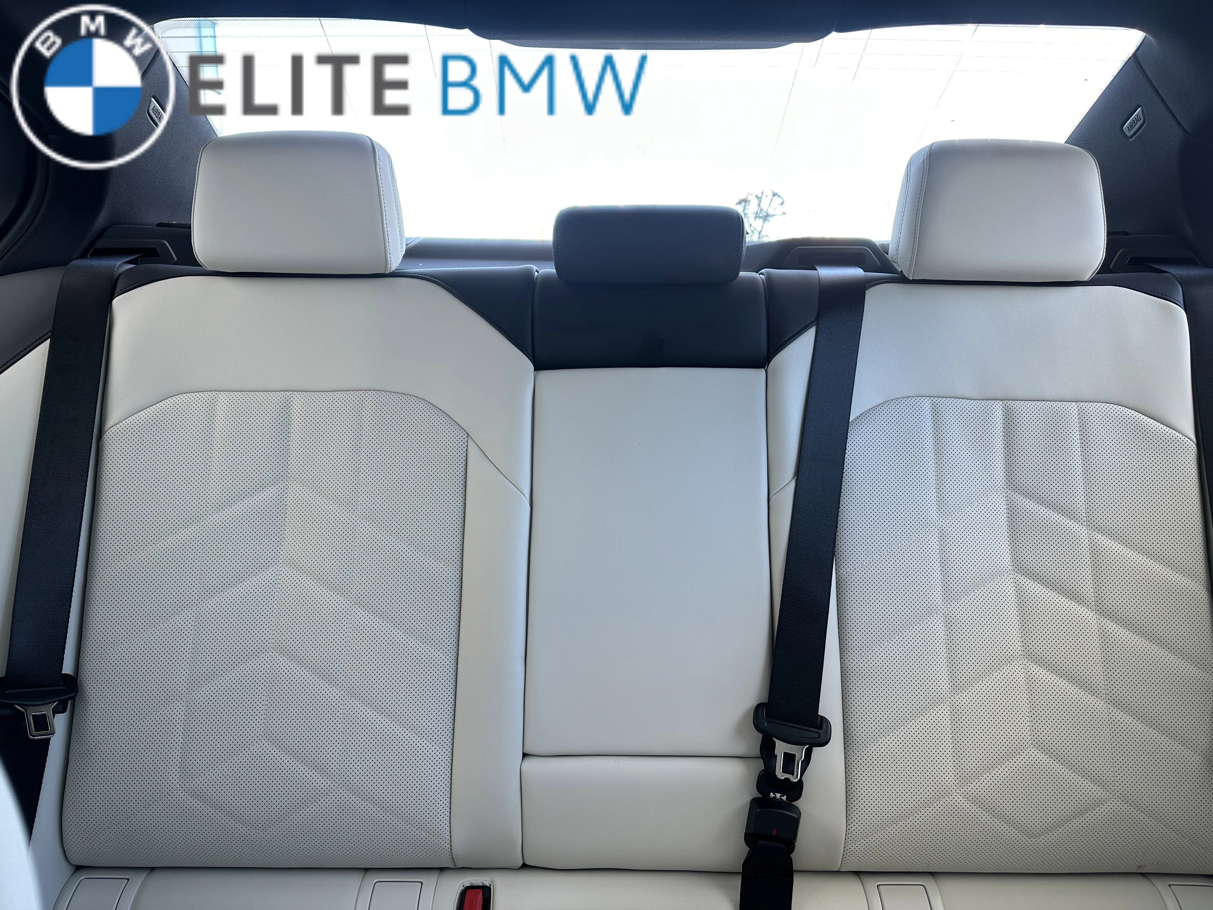 New 2026 Alpine White BMW 530i xDrive image 24