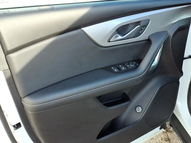 Used 2024 White Chevrolet LT image 8
