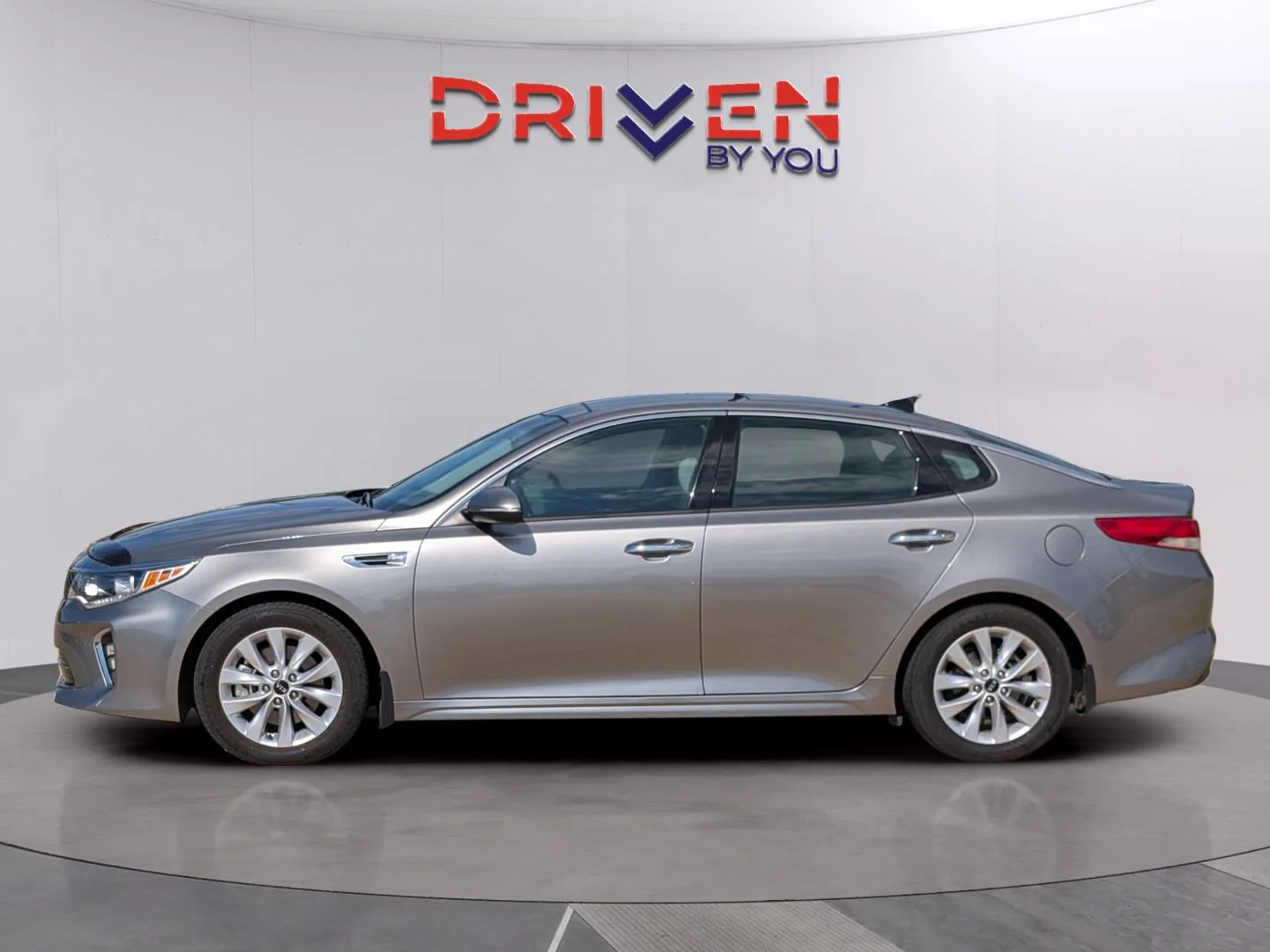 2018 Kia Optima EX AT's photo