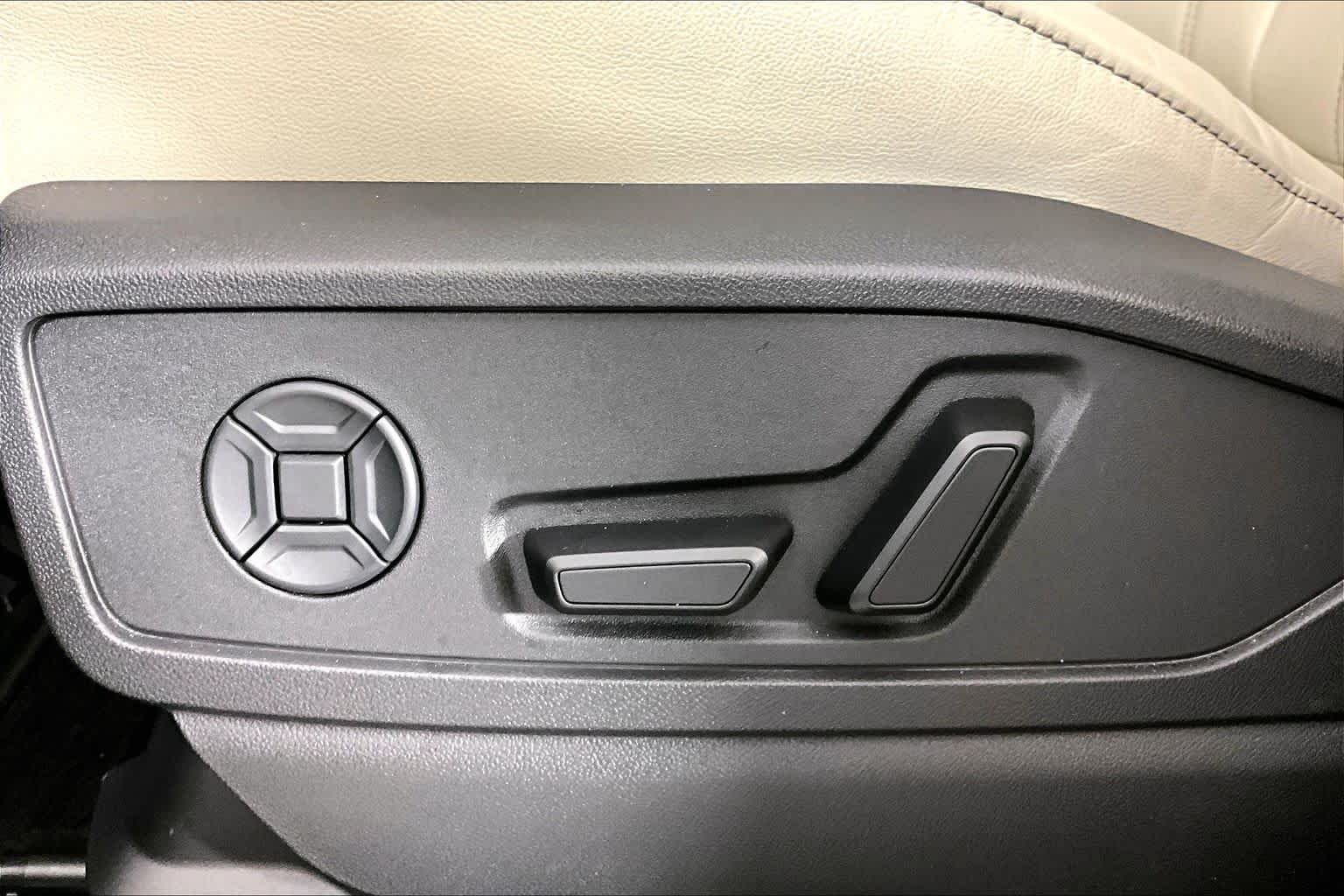 Used 2026 Daytona Gray Pearl Effect Audi Premium image 30