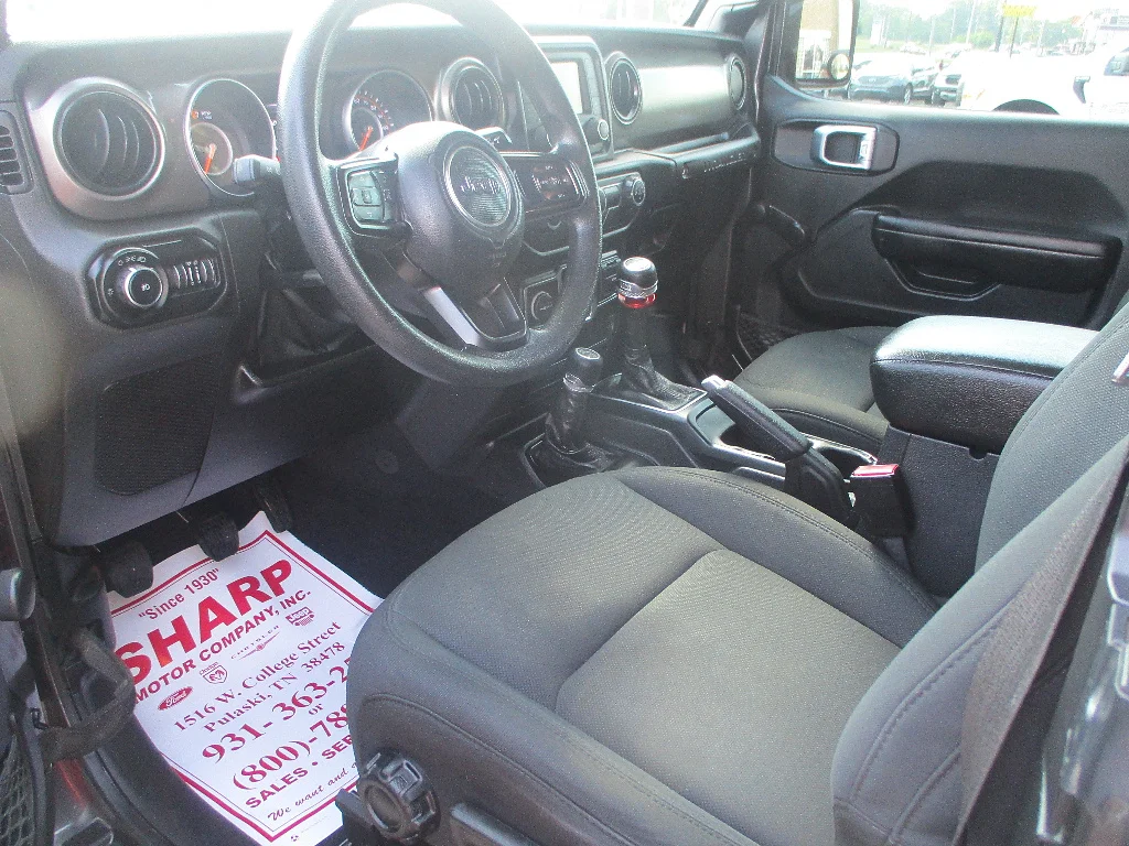 Used 2019 Granite Crystal Metallic Clear Coat Jeep Sport image 4
