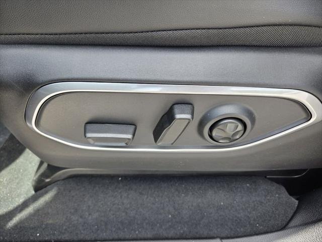New 2026 Baltic-Gray Metallic Clear-Coat Exterior Paint Jeep Grand Wagoneer image 3