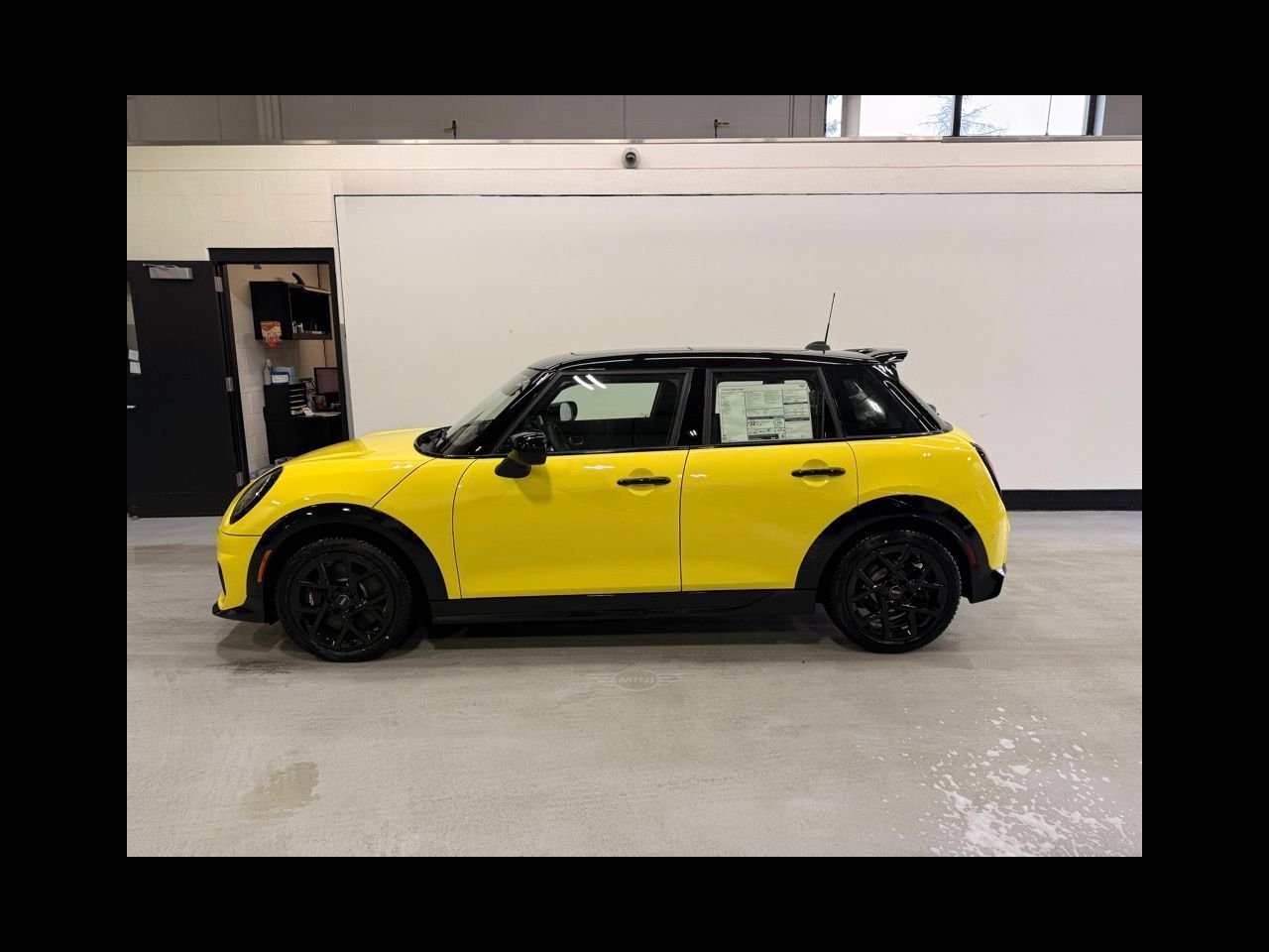 New 2026 Sunny Side Yellow MINI ICONIC image 2