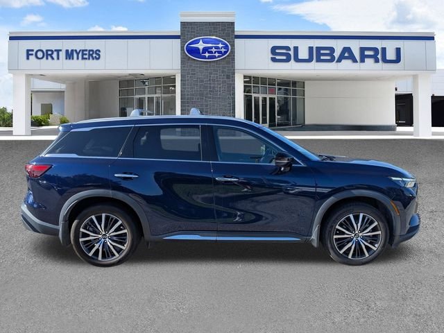 Used 2023 Blue INFINITI Sensory image 3