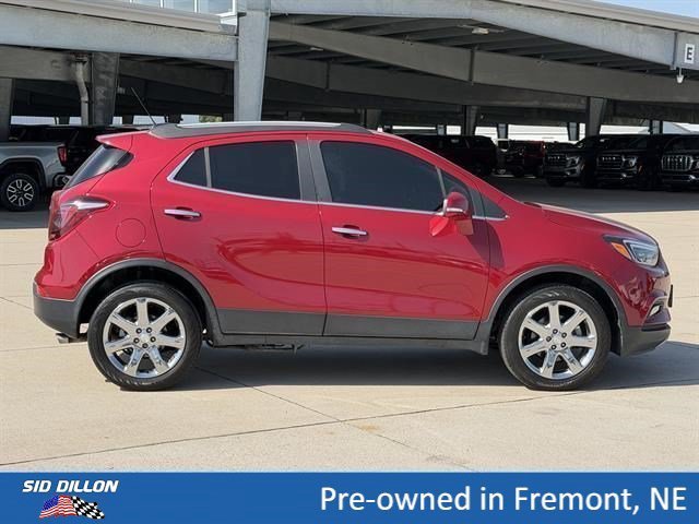 Used 2020 Winterberry Red Metallic Buick Essence image 3