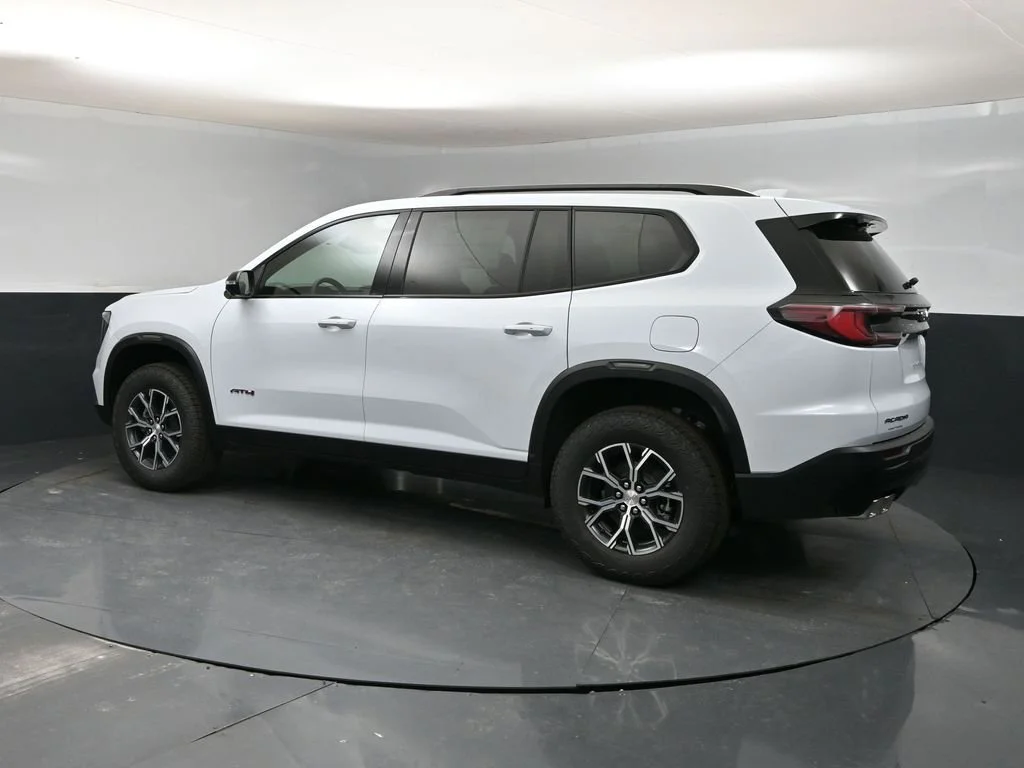 2026 GMC Acadia AT4 - Photo 4