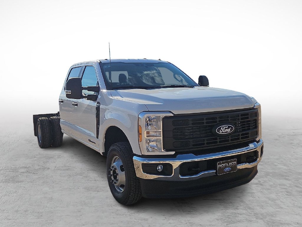 2027 Ford F-350 Super Duty Chassis Cab XL