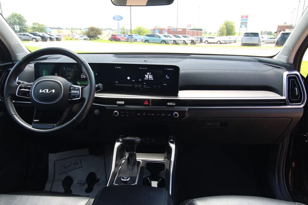 Used 2024 Black Kia S image 42