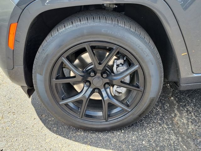 Used 2022 Gray Jeep Overland image 6