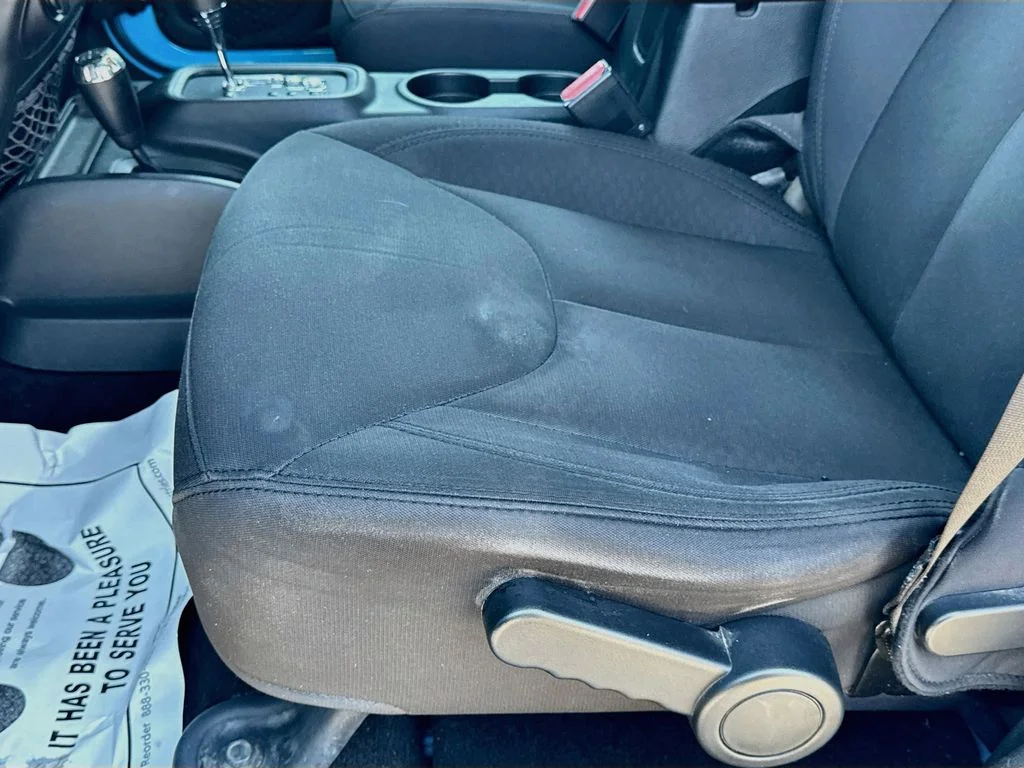 Used 2018 Blue Jeep Unlimited Sport image 21