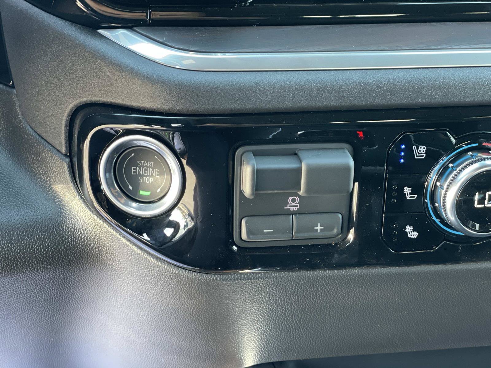 2026 GMC Sierra 1500 SLT - Photo 17