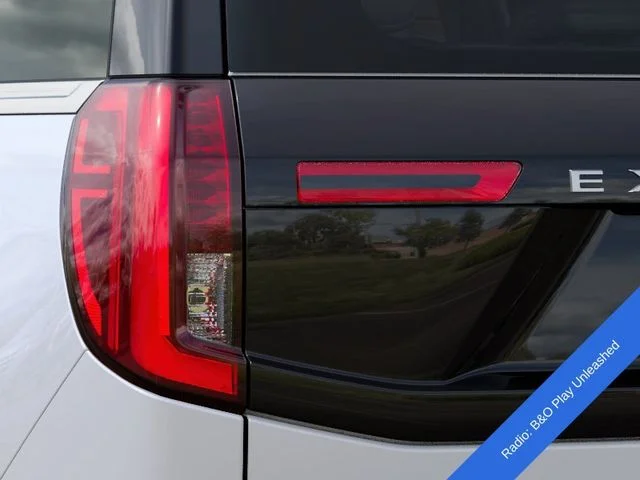 New 2027 Star White Metallic Tri-Coat Ford Platinum image 25
