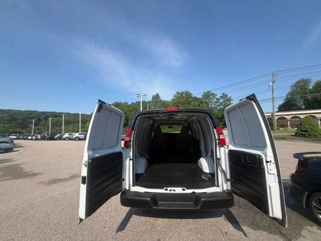 2025 Chevrolet Express Cargo Work Van - Photo 27