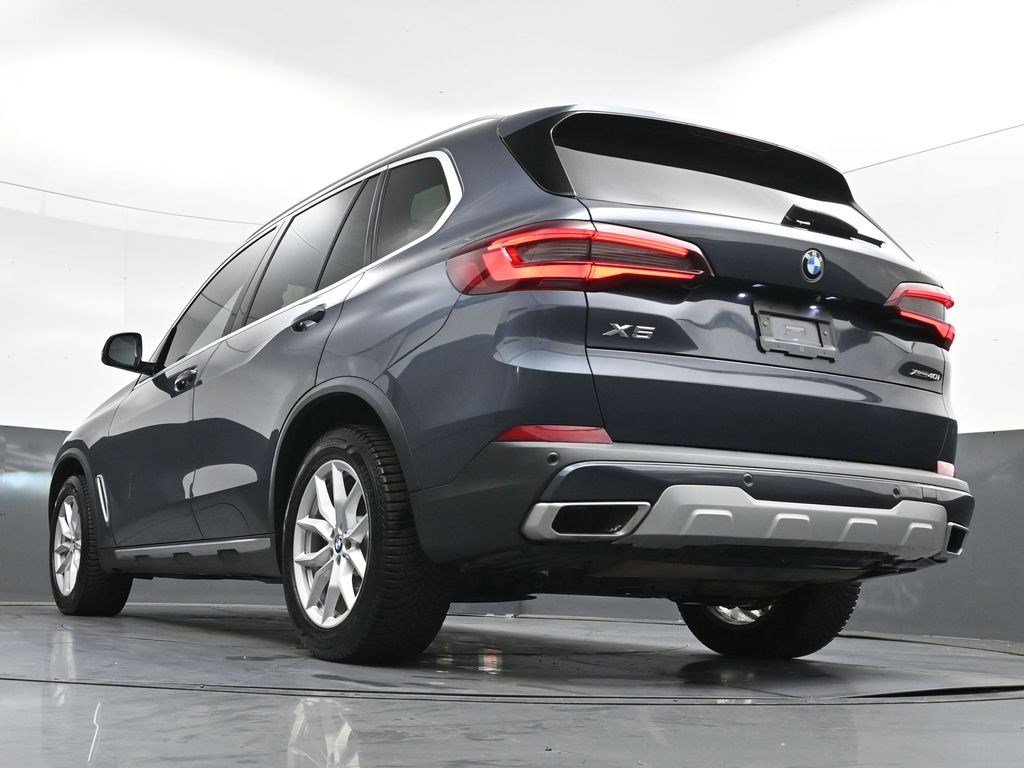 Used 2020 Arctic Gray Metallic BMW xDrive40i image 34