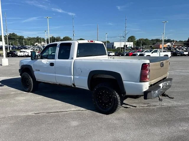 Used 2005 Summit White Chevrolet Work Truck image 3