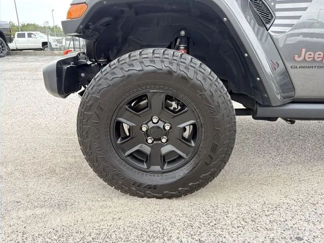 Used 2023 Gray Jeep Mojave image 33