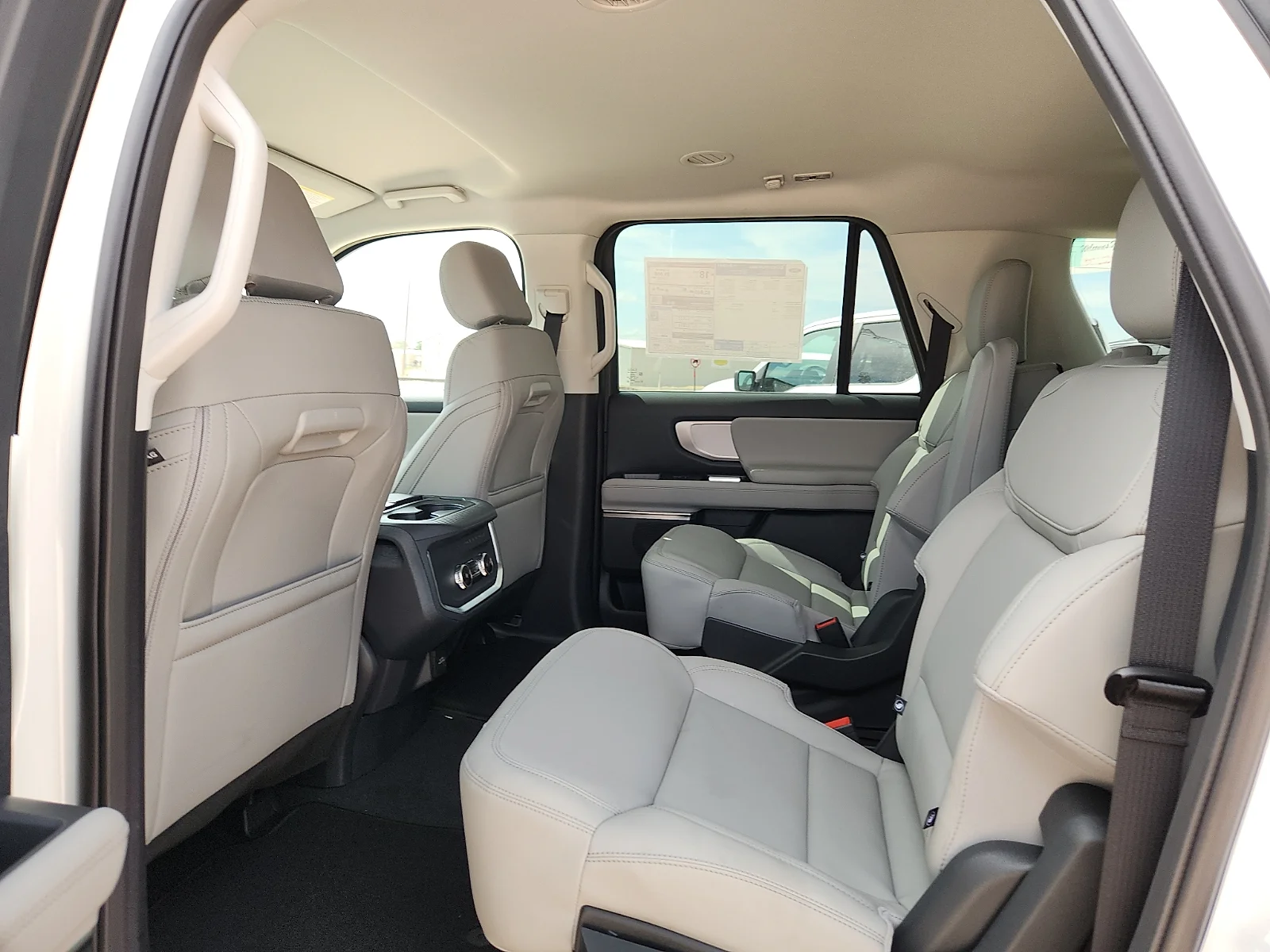 New 2027 Star White Metallic Tri-Coat Ford MAX Active image 15