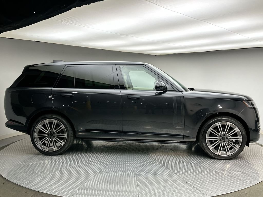New 2026 Carpathian Grey LAND ROVER Autobiography image 12