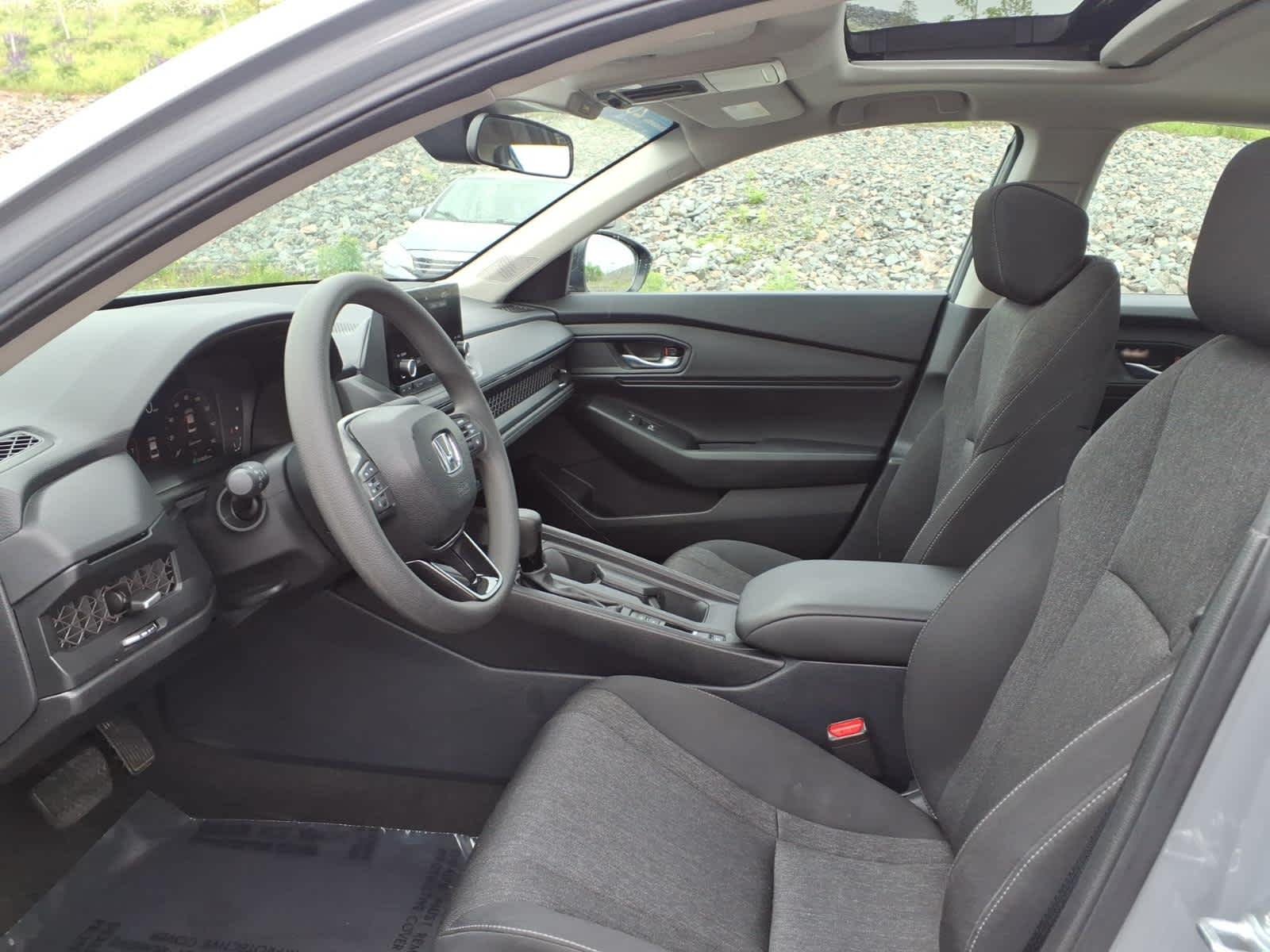 Certified Used 2025 Urban Gray Pearl Honda SE image 12