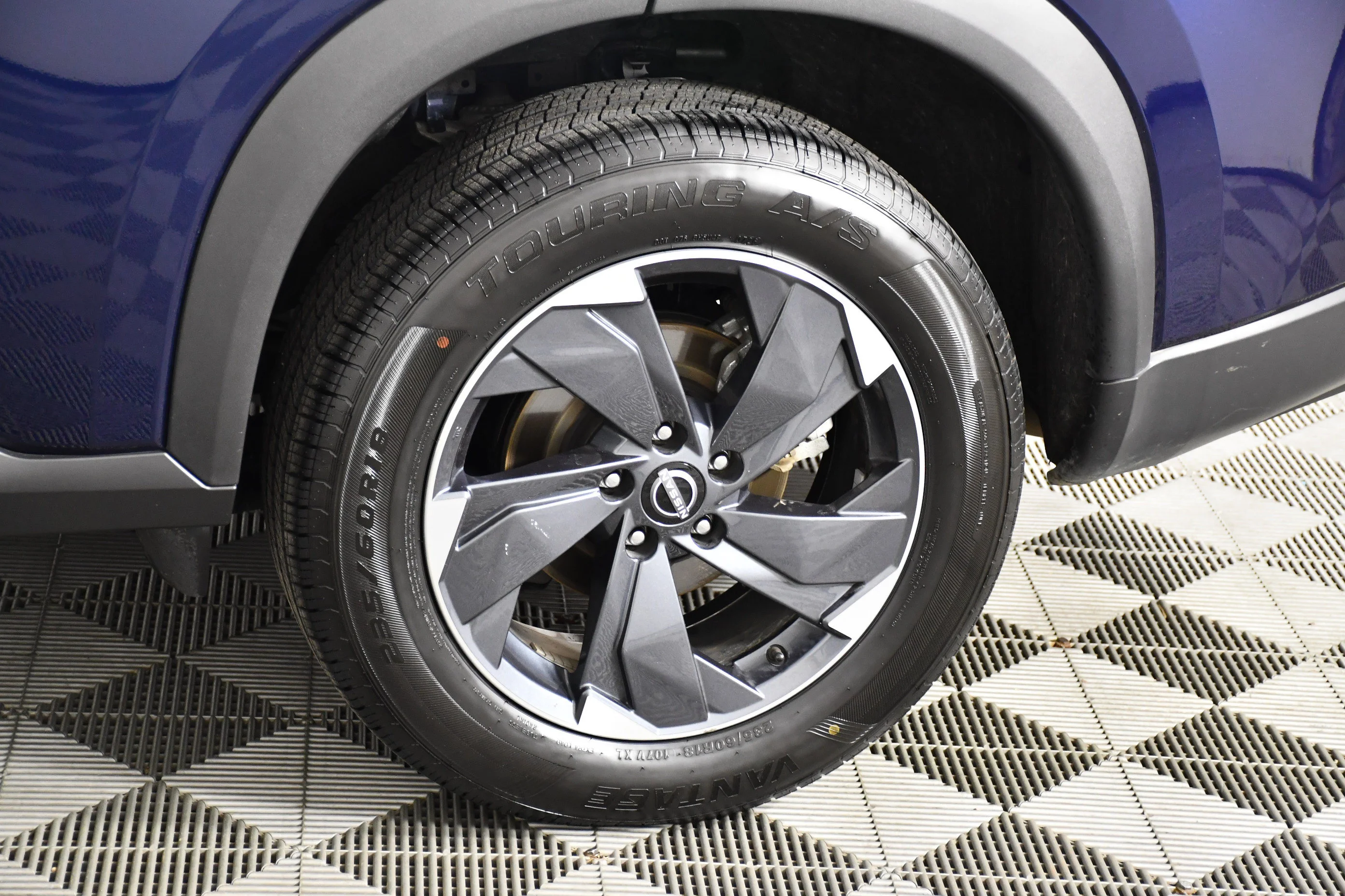 Used 2025 Deep Ocean Blue Pearl Nissan SV image 49