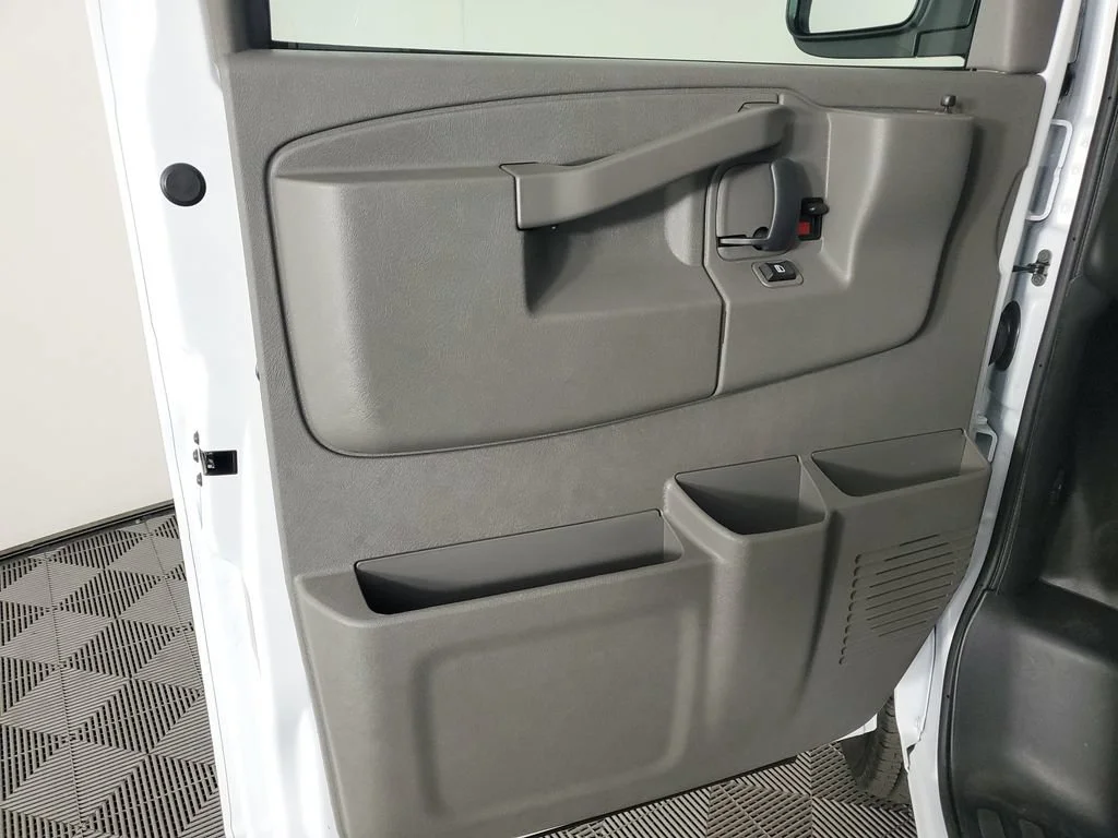 2025 Chevrolet Express Cargo Work Van - Photo 26