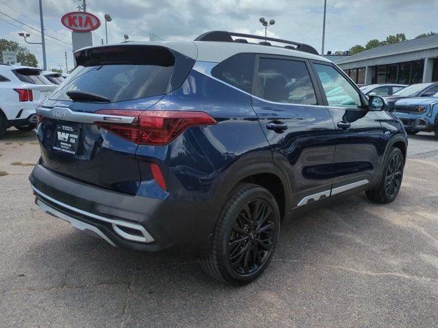 Certified Used 2022  Kia Nightfall image 5