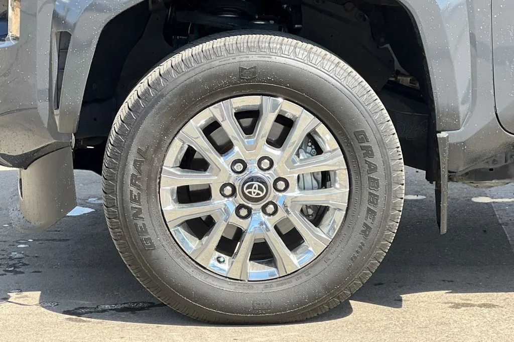 Certified Used 2025  Toyota Limited image 28