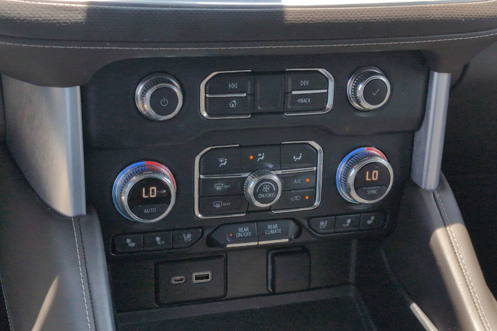 Used 2021 ONYX BLACK GMC SLT image 22