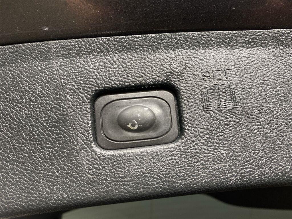 Used 2019 Magnetic Ford SEL image 28