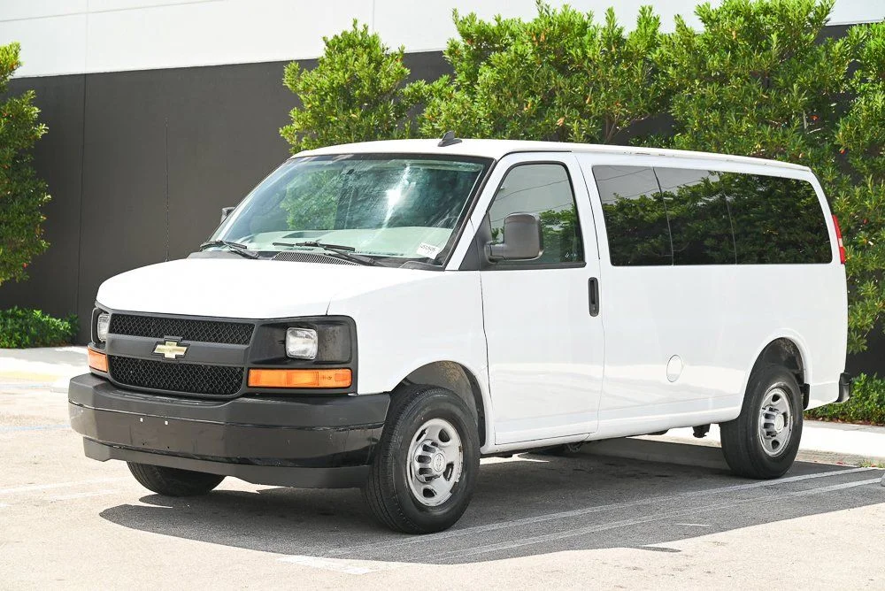 2017 Chevrolet Express 2500 LS's photo